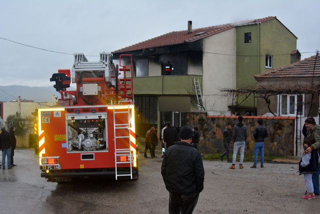 Çanakkale Ayvacık'taki Yangında Ev Kullanılamaz Hale Geldi