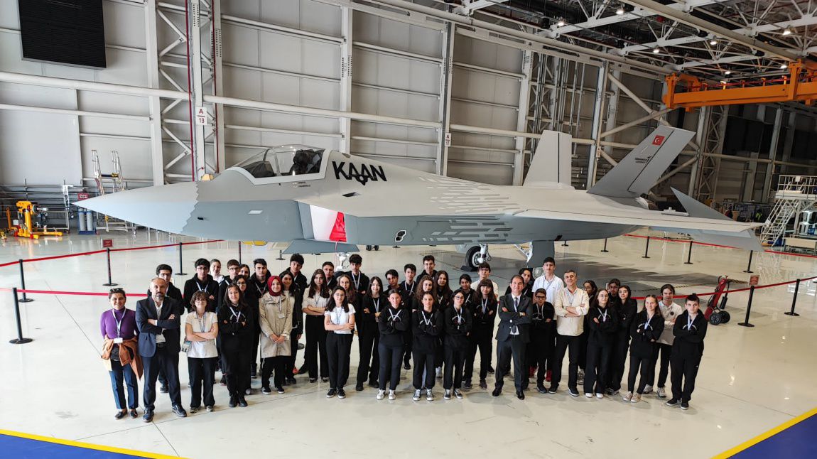 Öğrencilerden Türk Havacılık ve Uzay Sanayii tesislerine anlamlı bir ziyaret