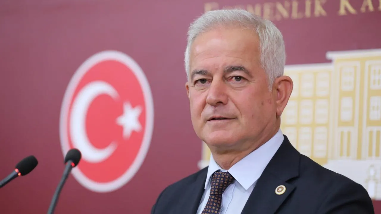 CHP'Lİ GÜNEŞHAN: 'CUMHURİYETİN EN BÜYÜK GÜCÜ GENÇLERİMİZDİ'