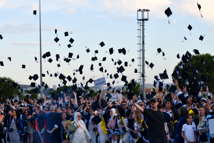 ÇOMÜ Mezuniyet Töreni Coşkuyla Gerçekleştirildi