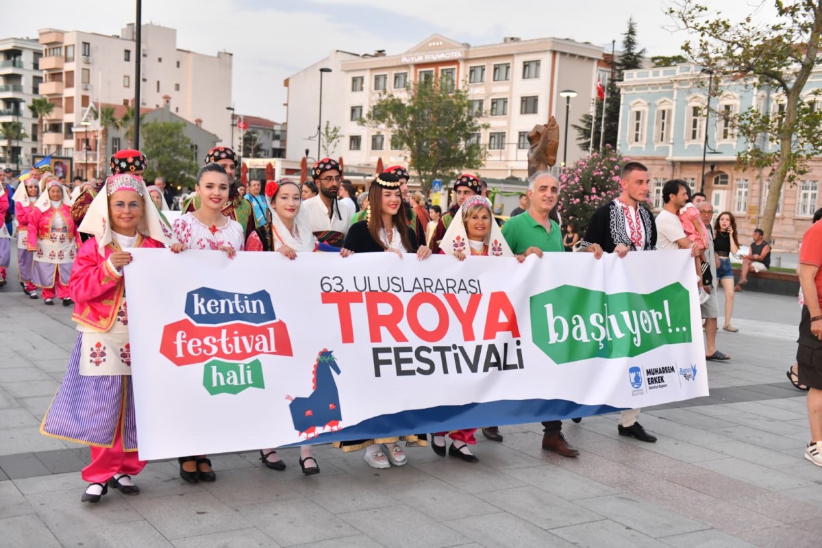 63. Uluslararası Troya Festivali Etkinlikleri Kortej ve Dans Festivali ile Başladı