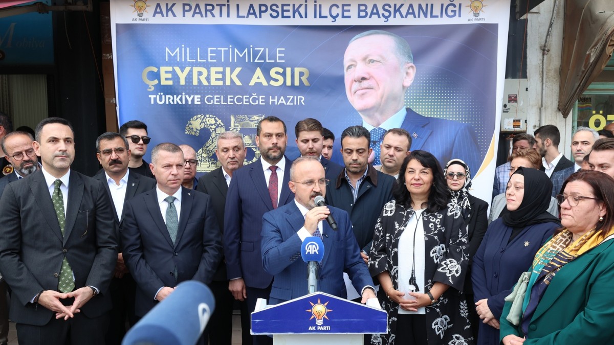 BÜLENT TURAN LAPSEKİ'DEN SESLENDİ: ‘YANLIŞ YAPAN ÇEKİLSİN KENARA’
