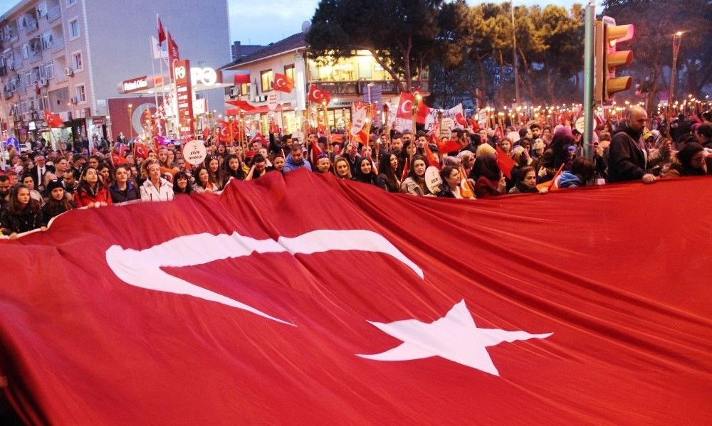 Çanakkale'de  Fener Alayı Coşkusu