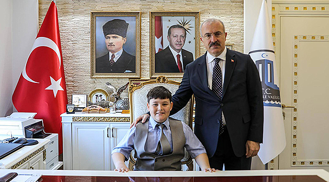  23 Nisan’da Valilik Makamı Minik Vatan Cesur’a  emanet edildi 