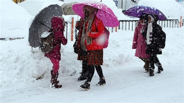 Rektör Yardımcısı Özden ve Akademisyenler Hasarlı Binaları İnceledi