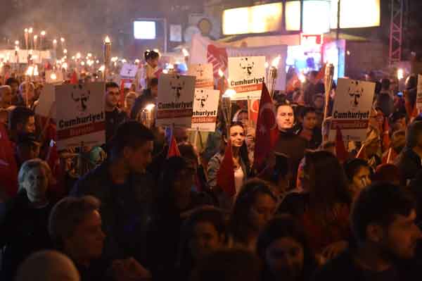 Bayram Coşkusu Bu Yıl da Sokaklara Sığmadı