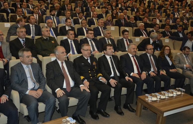 ÇOMÜ Rektörü ve Yardımcıları , Ulaştırma Bakanı Arslan’ın STK’larla Bir Araya Geldiği Toplantıya Katıldı