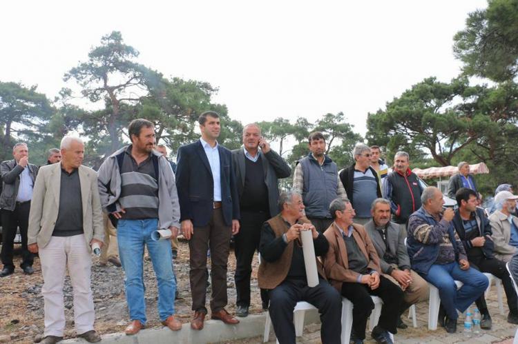 Bayramiç Belediye Başkanı Sadettin ARSLAN Bayramiç li devecilerimizin havut giydirme hayrına katıldı.