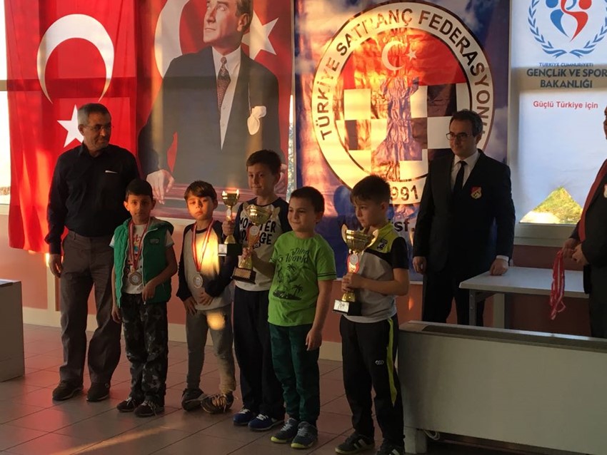 Satranç Turnuvasında Belediyespor'a 2 Kupa