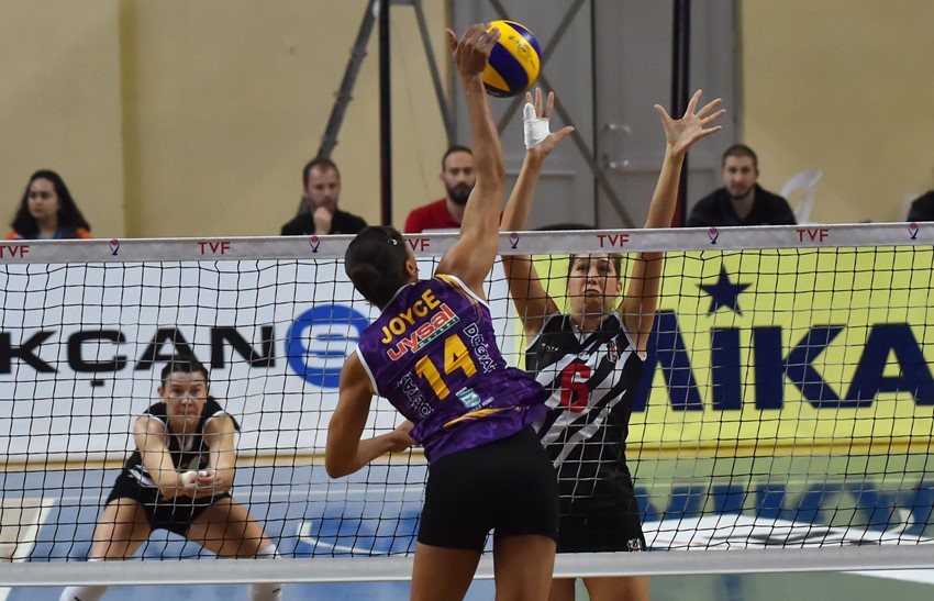 Boğazın Sultanları Kupa Voley'e Hızlı Başladı