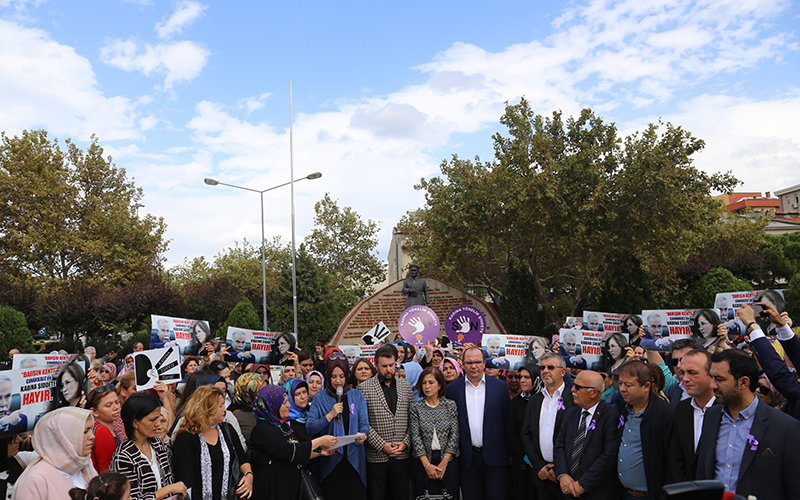 AK Parti İl Kadın Kolları'ndan Ülgür Gökhan'a kınama