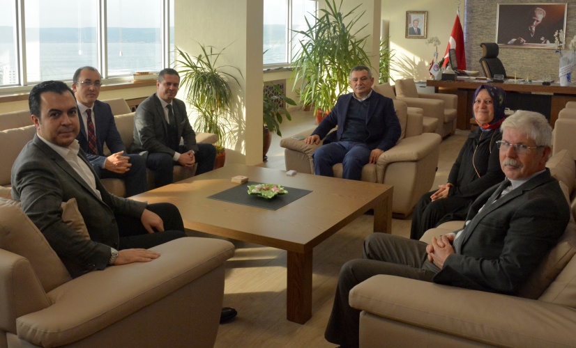 AK Parti Merkez İlçe Başkanlığı’ndan Rektör Acer’e Ziyaret