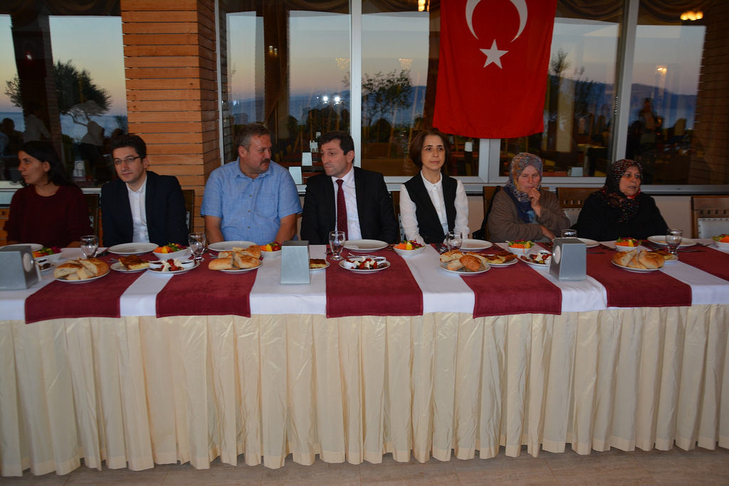 Vali Orhan TAVLI, Ayvacık İlçesinde Şehit Aileleri ve Gazilerle Bir Araya Geldi