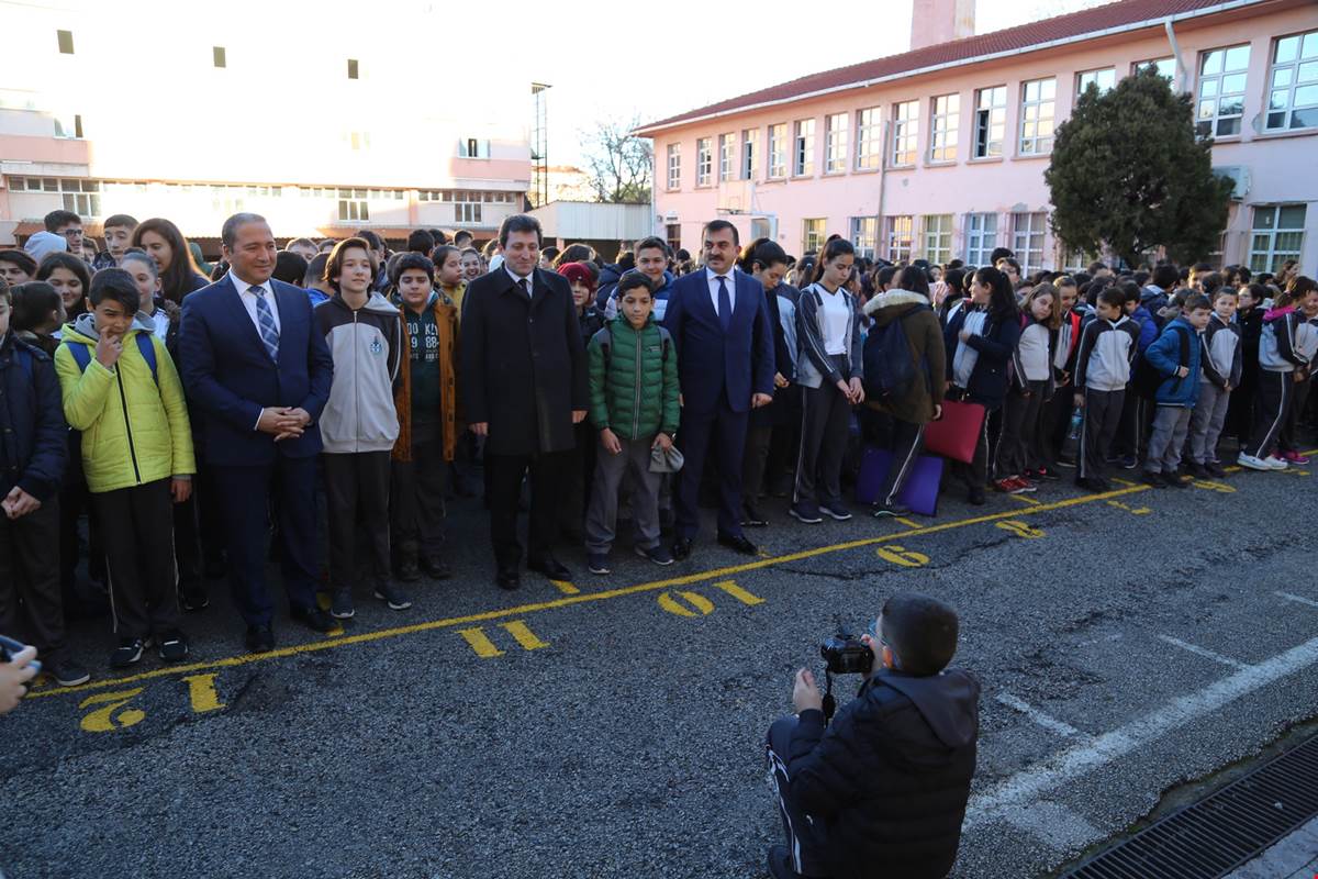Vali Orhan TAVLI, 2017-2018 Eğitim-Öğretim Yılı 2. Dönem Başlama Törenine Katıldı