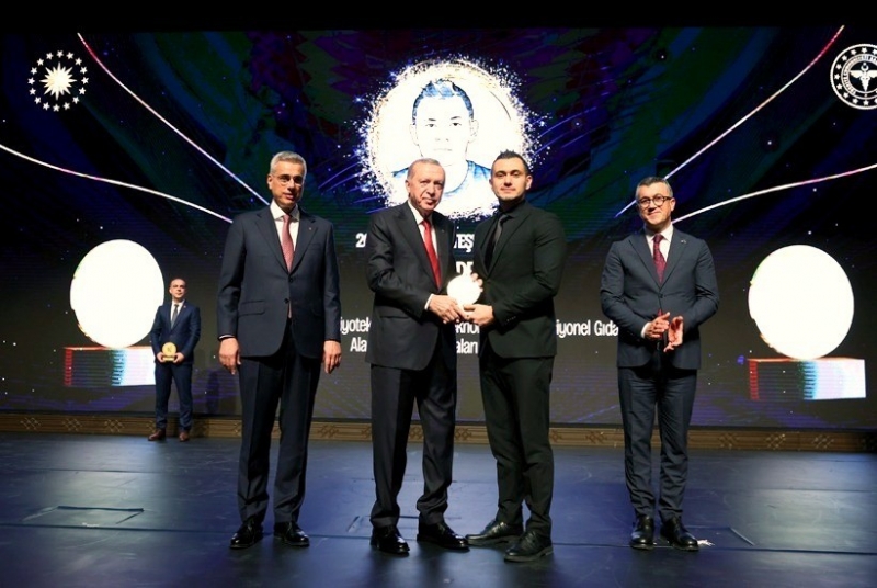 Araştırma Dekanı Prof. Dr. Sercan Karav’a TÜSEB Teşvik Ödülü