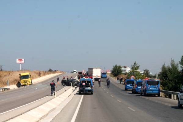 Biga'da 5 Aracın Karıştığı 2 Trafik Kazasında 1 Kişi Öldü, 4 Kişi Yaralandı