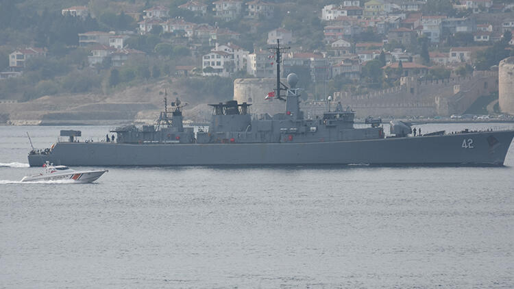 Bulgar Savaş Gemisi 'Verni' Çanakkale Boğazı'ndan Geçti