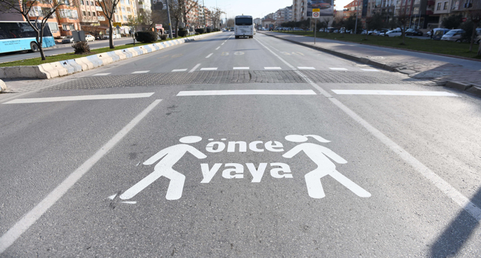 Caddelerde “Önce Yaya” Uyarısı