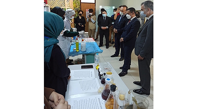 Çanakkale Anadolu İmam Hatip Lisesinde ‘TÜBİTAK 4006 Bilim’ Fuarı Açıldı