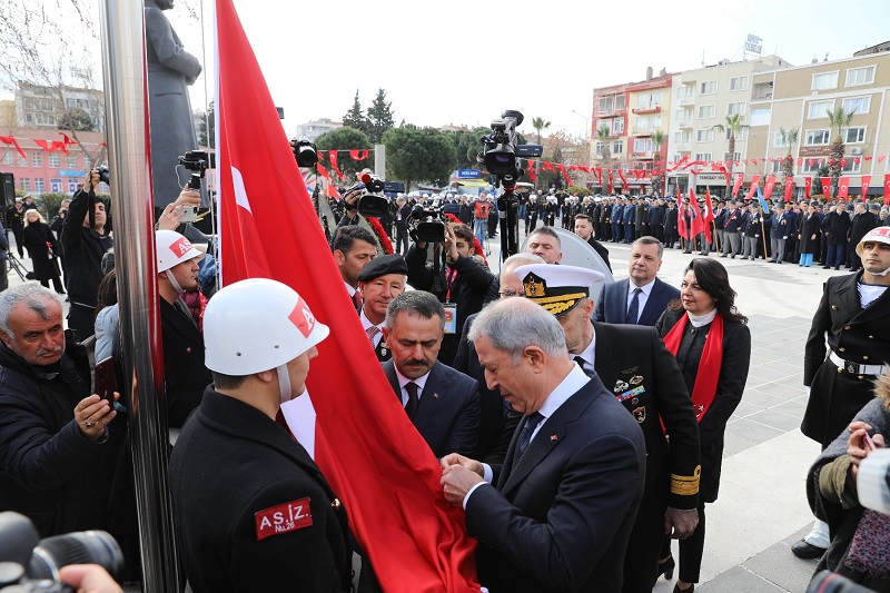 Çanakkale Deniz Zaferi Programı Cumhuriyet Meydanı’ndaki Törenle Başlandı