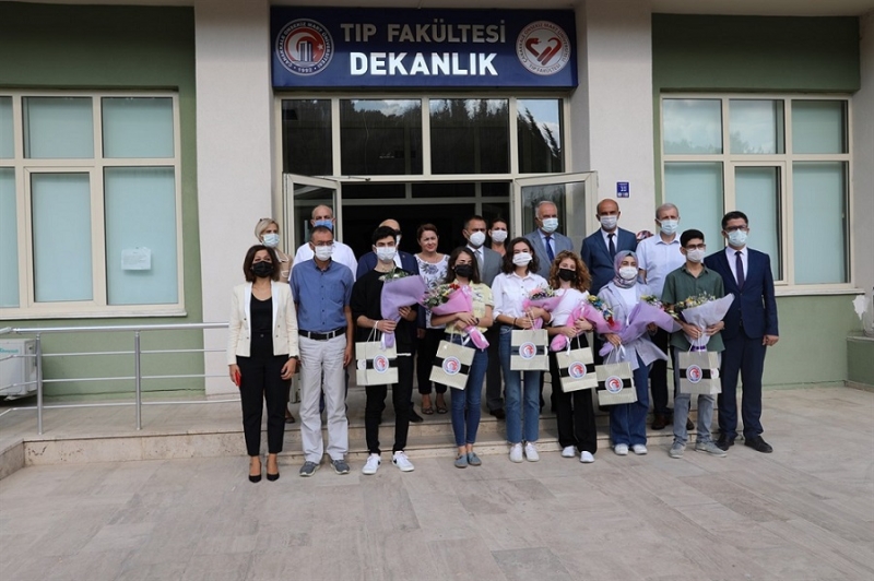 ÇOMÜ Tıp Fakültesi’nin İlk Öğrenci Kaydı Yapıldı