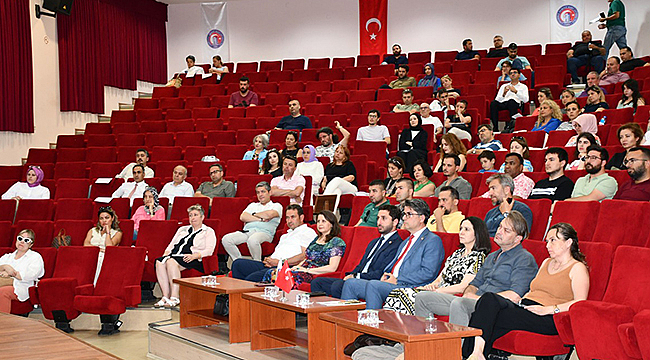 ÇOMÜ'de Çalışma Hayatında Yapay Zekâ Eğitimi Düzenlendi