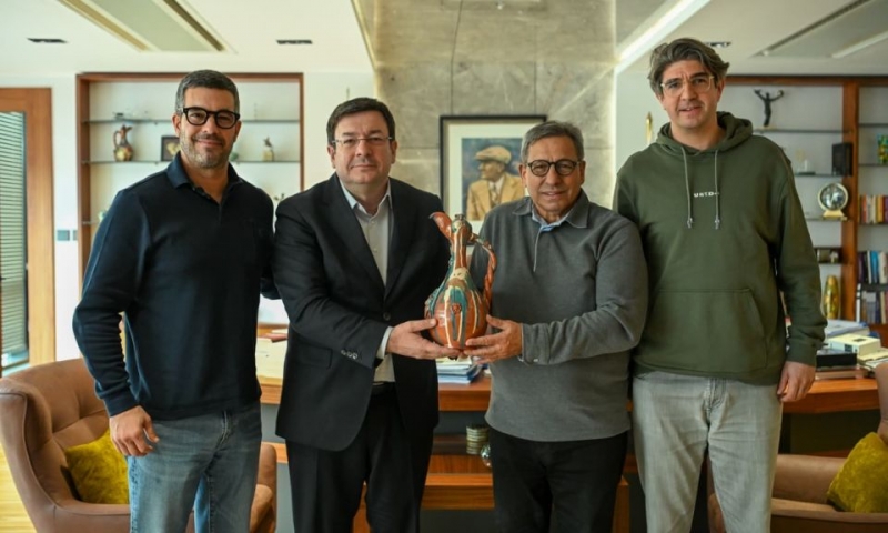 Efsane Futbolcu Engin Verel'den Başkan Erkek'e Ziyaret