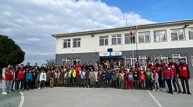 Geleceğe Nefes Kapsamında Köy Okuluna Fidan Dikim Etkinliği Gerçekleştirildi