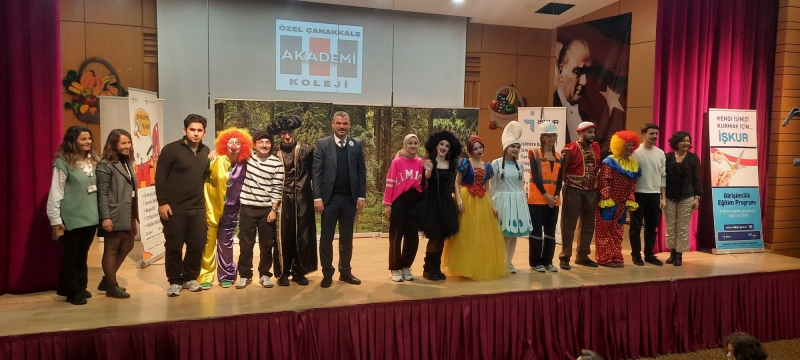 İŞKUR’LU GENÇLER SAHNEDE BULUŞTU