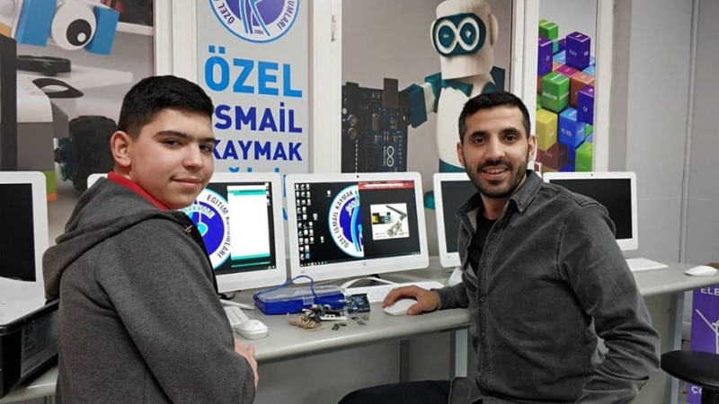 İsmail Kaymak Kolejinden Engelli Dostu İcat “ Kaybolmayan Eşya” Projesiyle Uluslararası Başarı