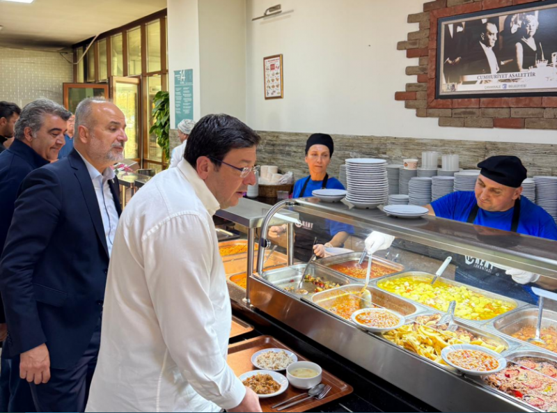 Kent Lokantası Hizmet Vermeye Devam Ediyor
