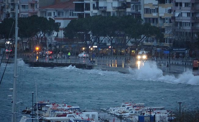 Kuzey Ege ve Güney Marmara'daki Adalara Ulaşım Durdu