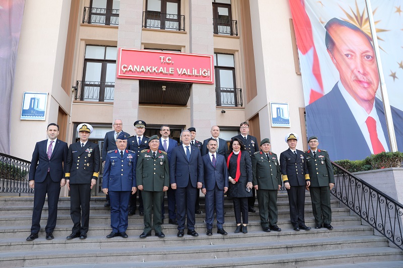 Milli Savunma Bakanı Hulusi Akar, Çanakkale Valiliğini Ziyaret Etti