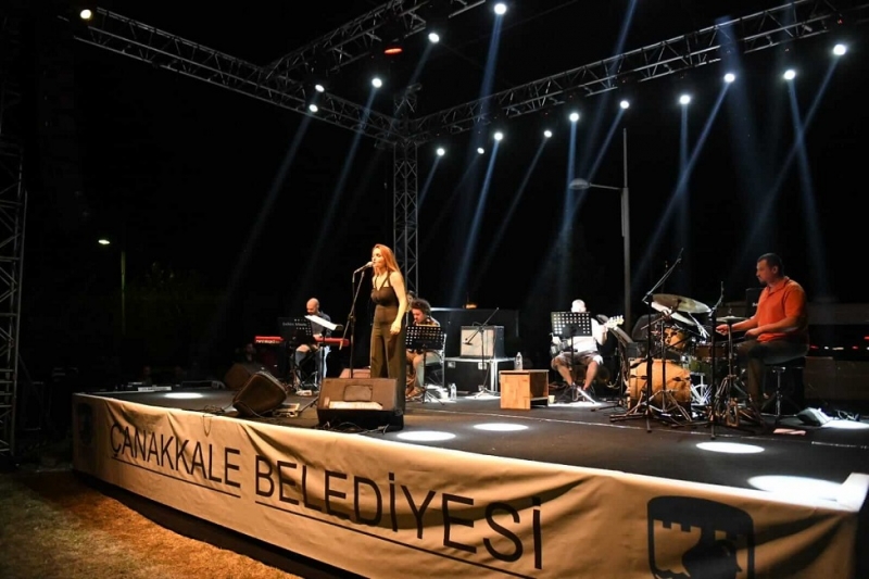 Müzik Geceleri Jülide Özçelik, Foya ve Sarpedon Konserleri İle Devam Etti