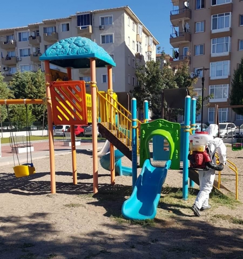 Parklarda Dezenfeksiyon Çalışmaları Sürüyor