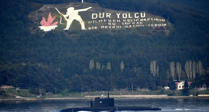 Rus Denizaltısı 'Stary Oskol', Çanakkale Boğazı'ndan geçti