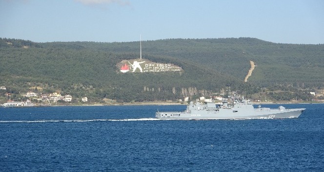 Rus Savaş Gemileri Çanakkale Boğazı'ndan Geçti