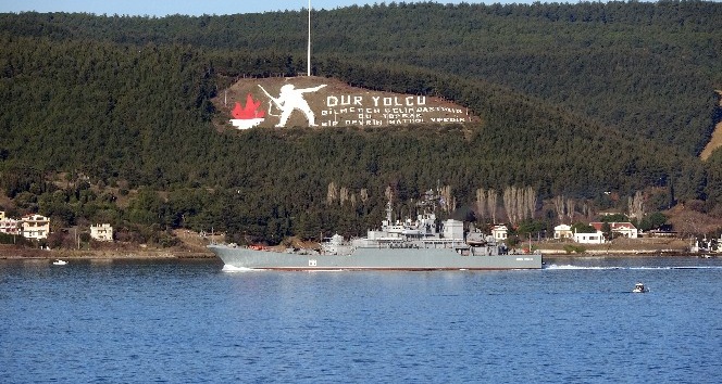 Rus Savaş Gemisi 'Caesar Kunikov' Çanakkale Boğazı'ndan Geçti