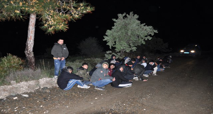 Tekneleri Karaya Oturunca Yakalandılar