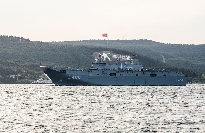 Türkiye'nin En Büyük Savaş Gemisi “TCG Anadolu” Çanakkale Boğazı’ndan Geçti