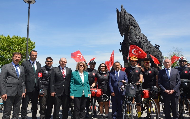 Vali Aktaş, ‘Çanakkale'nin Evlatları Atasının İzinde’ Bisiklet Turunun Startını Verdi