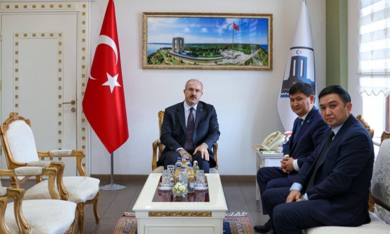 Vali Toraman, Kazakistan konsolosluk heyetini ağırladı