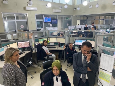 112 Acil Çağrı Merkezi 24 Saat Esasına Göre Vatandaşların Hizmetinde