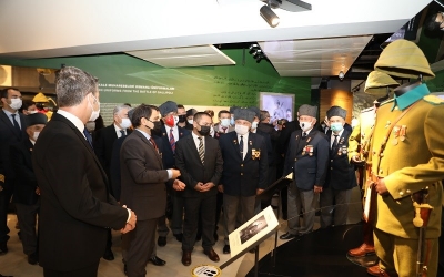 1915 Çanakkale Muharebeleri Osmanlı Üniformaları Sergisi Açıldı