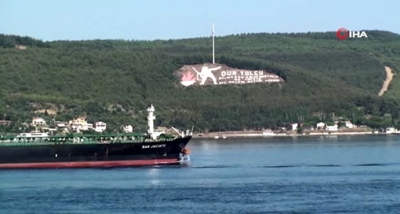 300 metrelik dev tanker Çanakkale Boğazı'nı kapattı