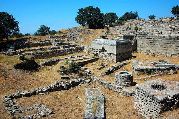 Troya'ya 11 Ayda 512 Bini Aşkın Ziyaretçi