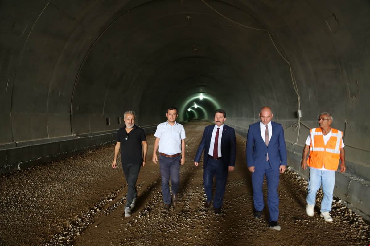 Vali Orhan TAVLI, Gelibolu-Eceabat Tünellerinde İncelemelerde Bulundu