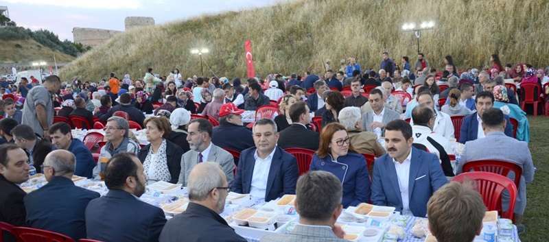 Rektör Acer, Çanakkale Savaşları Gelibolu Tarihi Alan Başkanlığının İftar Programına Katıldı