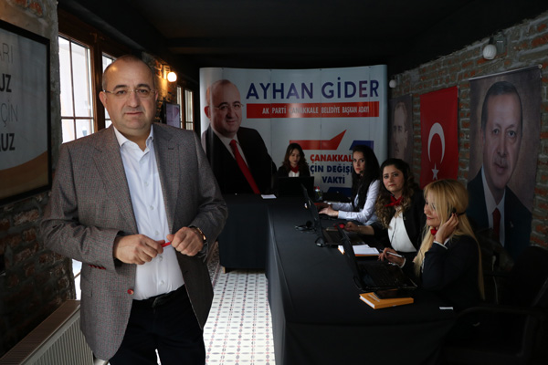 Ayhan Gider Çağrı Merkezinde Soruları Yanıtladı