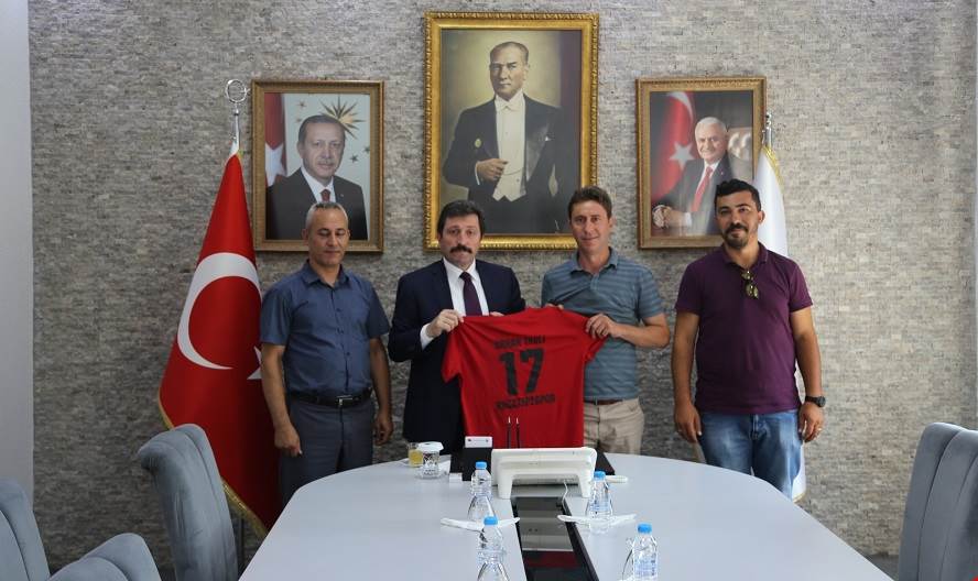 Kocatepe Gençlik ve Spor Kulübü Derneği’nden Vali Orhan TAVLI’ya Ziyaret